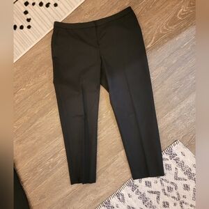 Halogen Tailored Fit Size 12 Black cropped‎ pants.